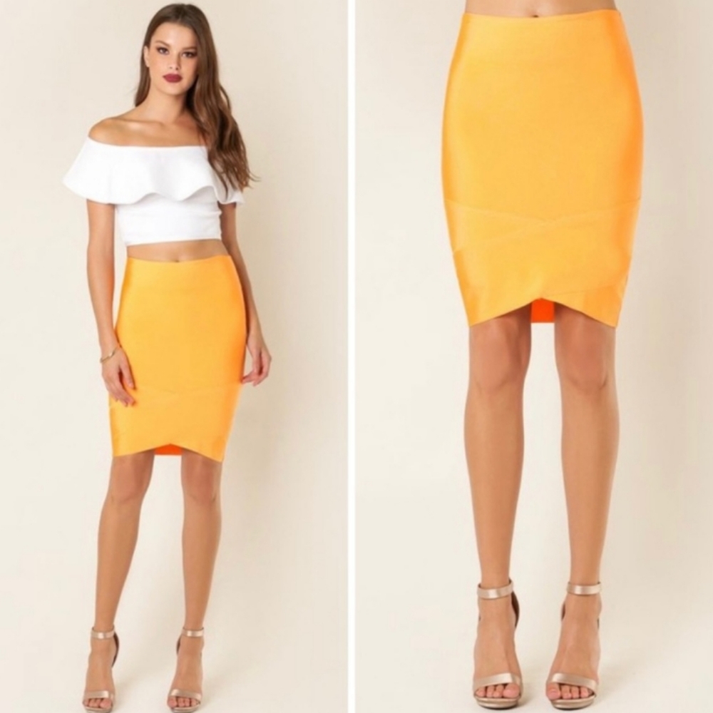 NWT! WOW Couture Bandage Skirt in Acid Orange. Size S